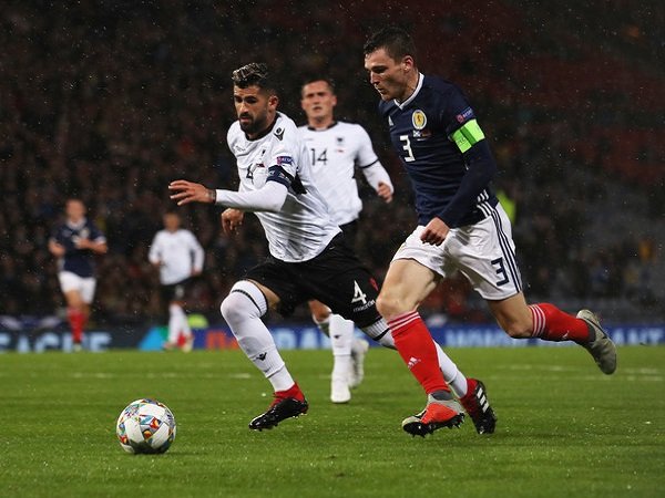 Jadi Kapten Skotlandia, Roberston Dapat Selamat dari Van Dijk