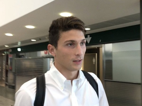 Caldara Terancam Kembali Dicadangkan Saat Milan Tantang Cagliari