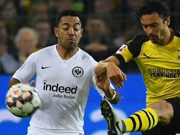 Nyaris Gabung Fenerbahce, Gelandang Meksiko Ini Justru Akui Bahagia di Frankfurt