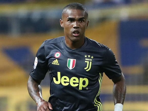 Sudah Jalani Sanksi, Allegri Minta Publik Tak Usah Bahas Ludahan Douglas Costa Lagi