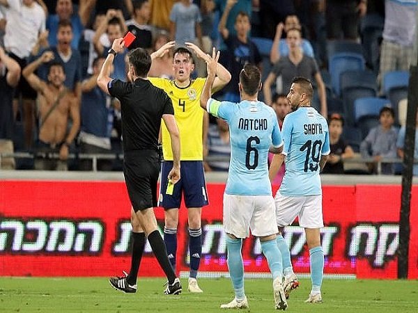 Skotlandia Kalah dari Israel, McLeish Soroti Kartu Merah Souttar