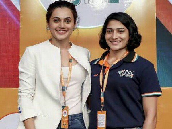 Bintang Bollywood Ini Bangga Miliki Carolina Marin di Tim Mereka