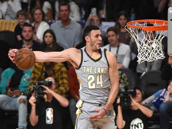 Larry Nance Jr Perpanjang Kontrak dengan Cleveland Cavaliers