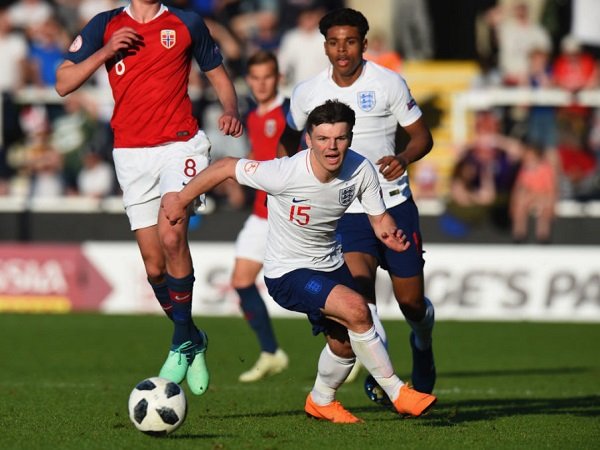 Borussia Dortmund Incar Pemain Muda Liverpool