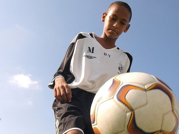 Siapa Yang Menduga Ini Foto Kecil Bintang Sepakbola Dunia. Ada Neymar dan Pogba Juga