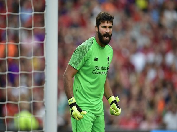 Jadi Kiper Juga, Alisson Dukung Karier Muriel Becker