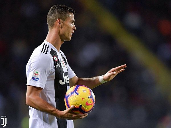 Ronaldo Resmi Jadi Orang dengan Pengikut Paling Banyak di Instagram