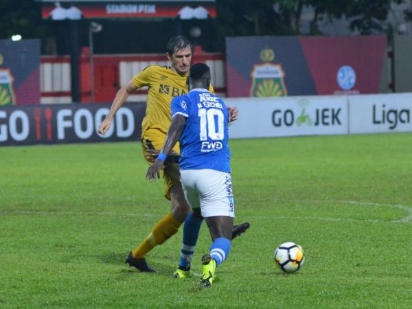 Kekecewaan Mendalam Dialami Simon Usai Ditaklukkan Persib