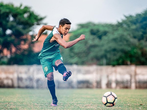 Hadapi Pemain Idola, Gelandang Persebaya Surabaya Siap Habis-Habisan