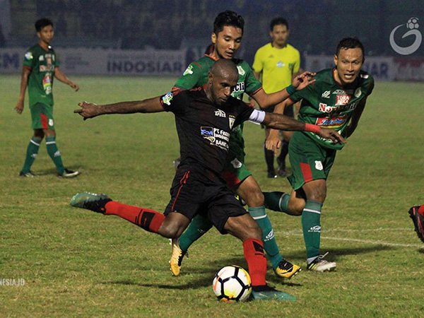 Persipura Jayapura vs PSMS Medan, Tantangan Pertama Ayam Kinantan