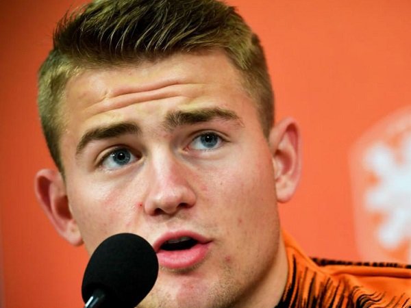 De Ligt: Saya Mirip Gerard Pique