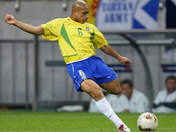 Legenda Brasil, Roberto Carlos Tertarik Latih Bali United