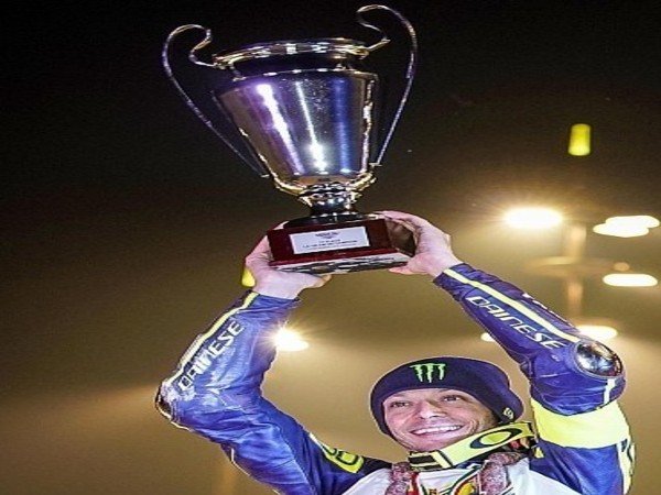Bagi Rossi, Menang Balap Motocross Adalah Cara Menghibur Diri