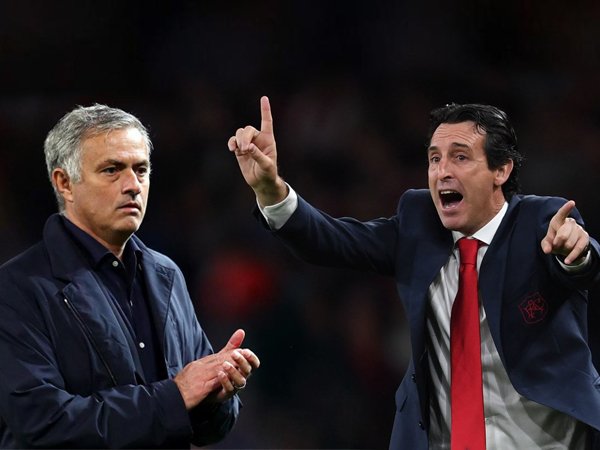 Perbedaan Antara Arsenal dan MU di Mata Shearer