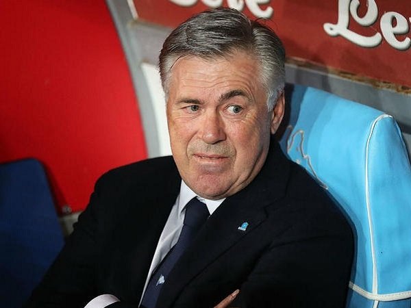 Ancelotti Akui Kesulitannya Bawa Napoli Kejar Juventus