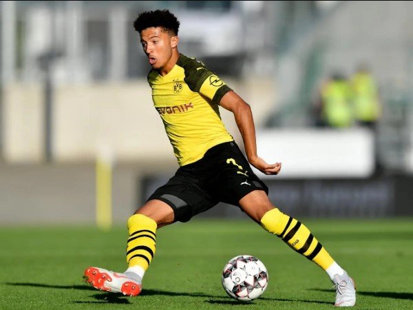 Meski Diminati Banyak Klub, Dortmund Pastikan Tak Lepas Jadon Sancho