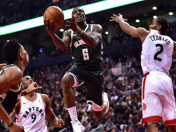 Milwaukee Bucks Menangi Duel Konferensi Timur Kontra Toronto Raptors