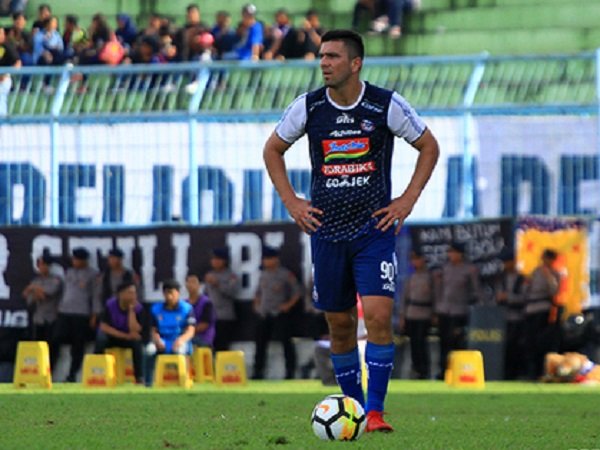 Incar Gelandang Asia, Arema FC Tegaskan Bukan Prioritas Utama