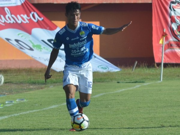 Terikat Kontrak Panjang, Henhen Pastikan Bertahan di Persib