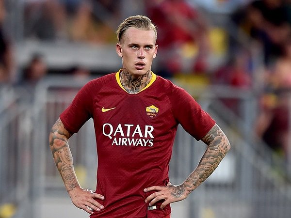 Roma Ingin Pinjamkan Karsdorp ke Feyenoord