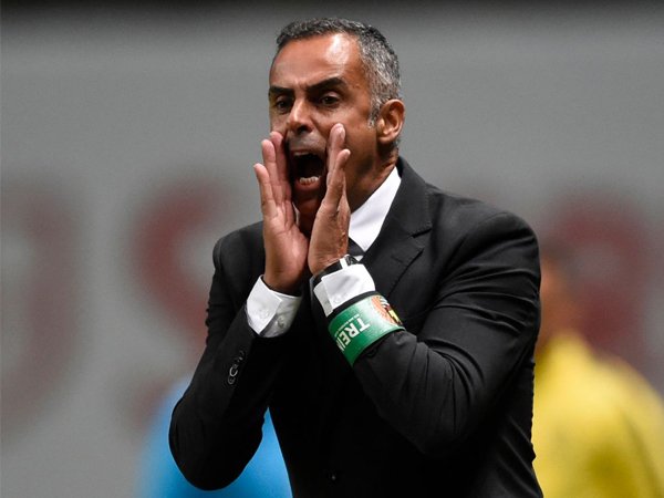 Pelatih Reading Minta Timnya Tak Gentar Hadapi MU