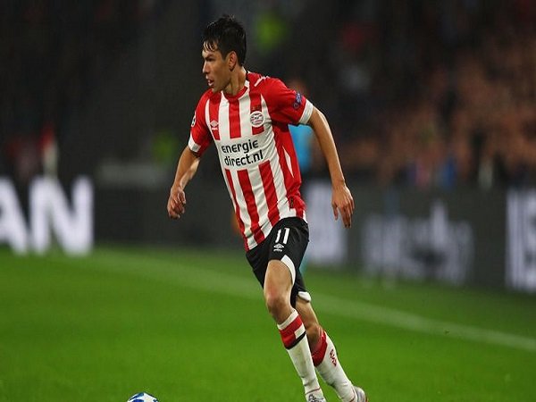 Hirving Lozano Dipastikan Bertahan di PSV Eindhoven