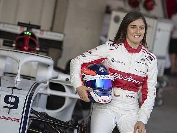 Pebalap Wanita Ini Berharap Bisa Tampil pada Sesi Free Practie F1 2019