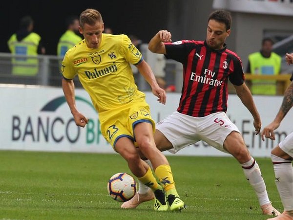 Valter Birsa Jalani Tes Medis Bersama Cagliari