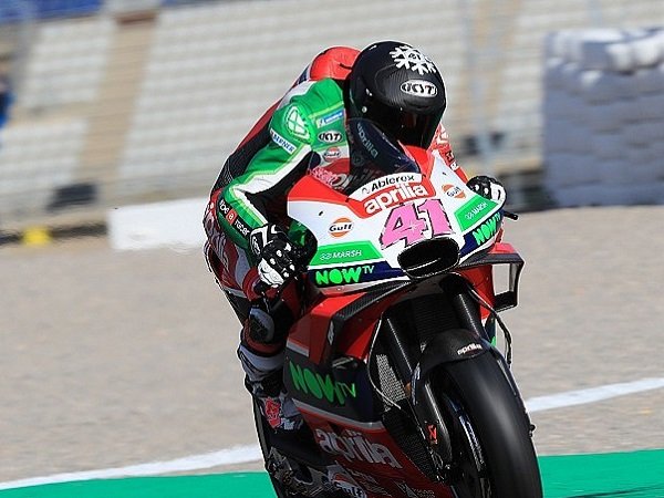 Helm Asal Indonesia 'KYT' Gandeng Aleix Espargaro dan Michele Pirro