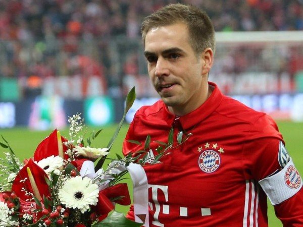 Meski Telah Pensiun, Philipp Lahm Kembali Catatkan Rekor
