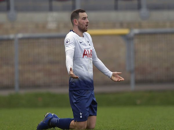 Tottenham Siap Lepas Janssen ke Betis Demi Datangkan Gelandang Valencia