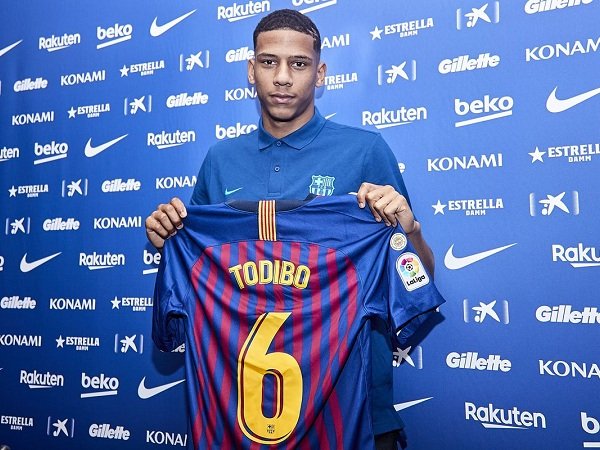 Todibo Sadari Beban untuk Kenakan Nomor Punggung 6 di Barcelona