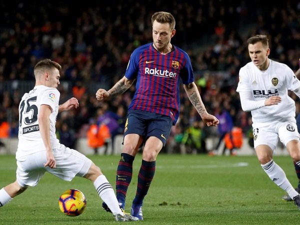 Rakitic Sebut Barcelona Layak Kalahkan Valencia