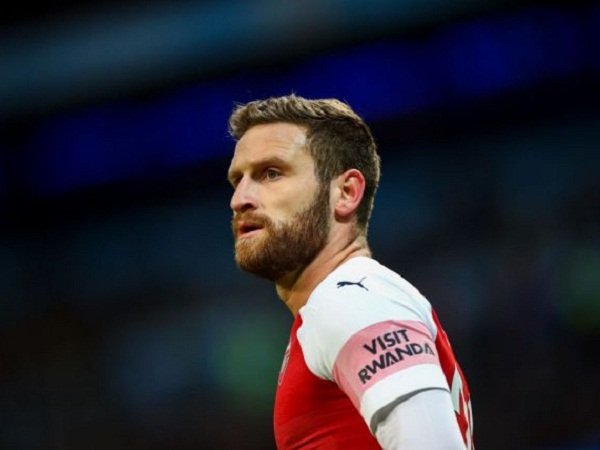 Arsenal Siap Jual Mustafi Musim Panas Mendatang