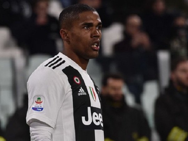 Juventus Konfirmasi Cedera Douglas Costa, Bernardeschi Kembali Berlatih
