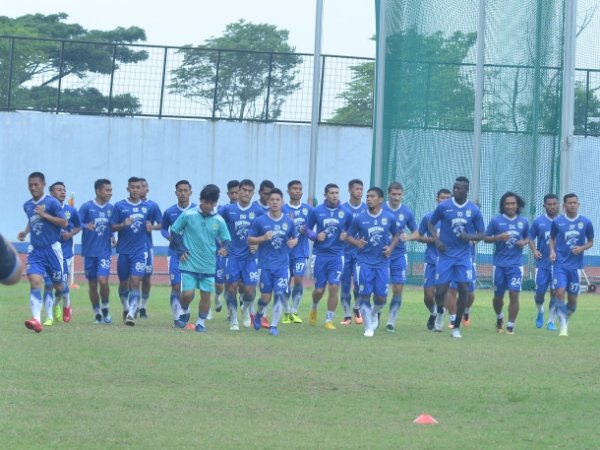 Cara Pelatih Persib Atasi Konsentrasi Tim yang Bercabang