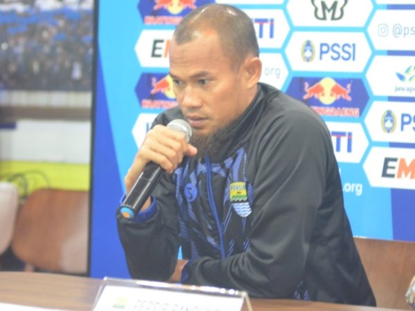 Supardi Minta Persib Kesampingkan Perbedaan Kasta Dengan Persiwa