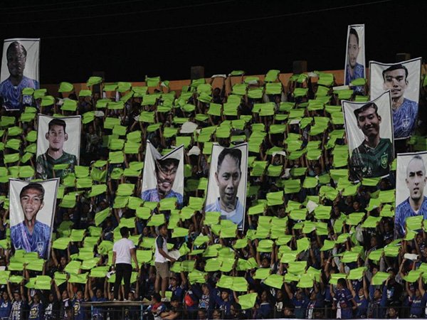 Koreografi Panser Biru Diapresiasi Penjaga Gawang PSIS Semarang