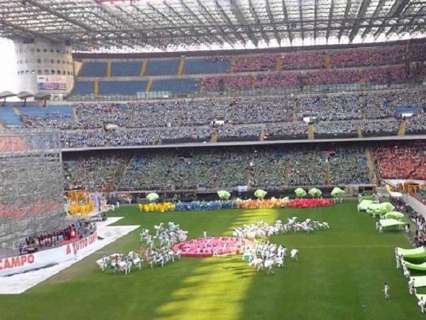 San Siro Bakal Penuh Sesak, Tiket Derby Milan Ludes Terjual