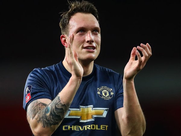 Jones Tak Takut Bersaing dengan Koulibaly