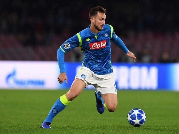 Tinggalkan Skuat Timnas Spanyol, Gelandang Napoli Masuk Rumah Sakit