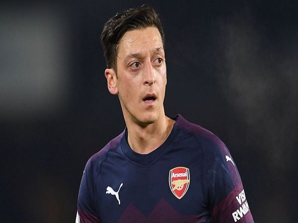 Arsenal Siap Lepas Mesut Ozil dan Henrikh Mkhirtaryan