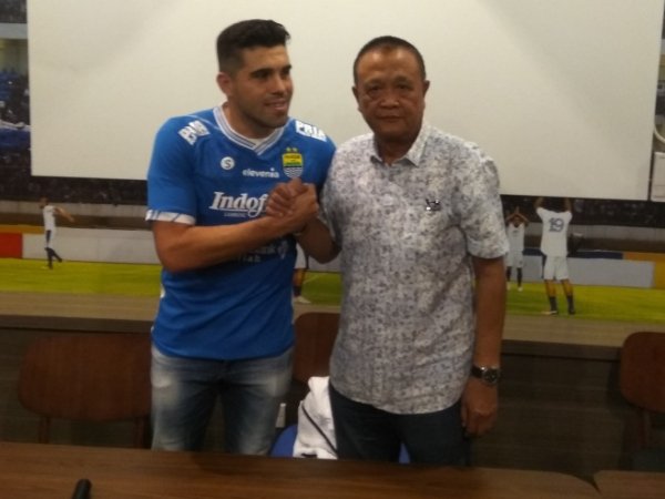 Duet Fabiano-Malisic Kian Solid di Jantung Pertahanan Persib