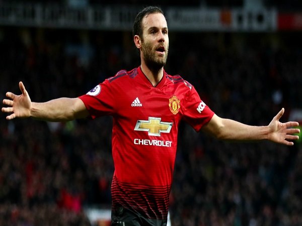 Juan Mata Tidak Gentar Menghadapi Barcelona