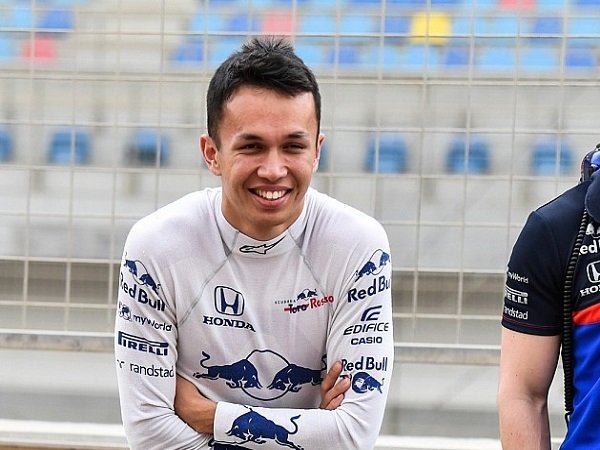 Hadapi Banyak Tekanan, Albon Dapat Wejangan dari Bos Toro Rosso