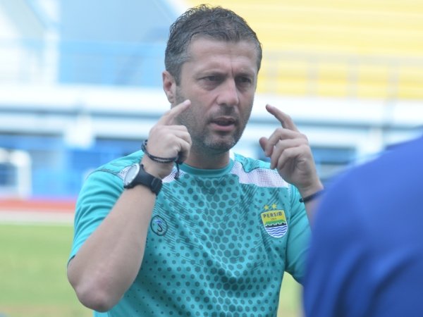Radovic Mengaku Kesulitan Wujudkan Rancangan Program Untuk Persib