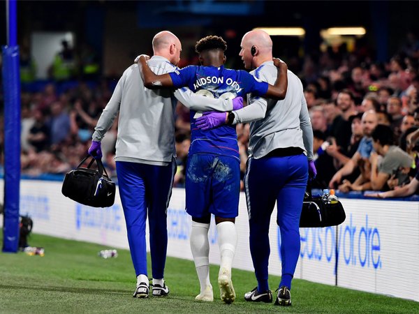 Cedera Saat Lawan Burnley Bikin Hudson-Odoi Akhiri Musim Lebih Cepat