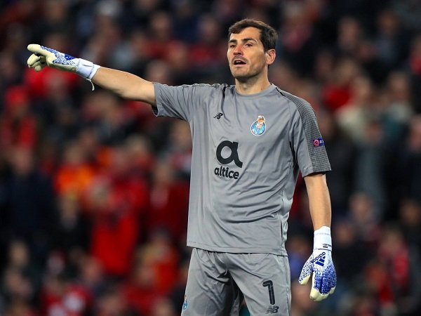 Casillas Mungkin Tak Bisa Main Sepak Bola Lagi Setelah Alami Serangan Jantung