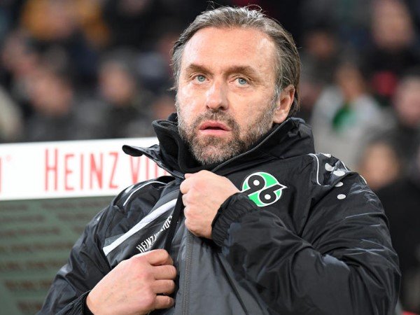 Hannover Dapat Penalti 'Gaib' Lawan Bayern Munich