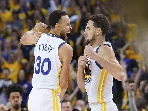 Duo Guard Moncer, Warriors Tekuk Rockets di Game Kelima
